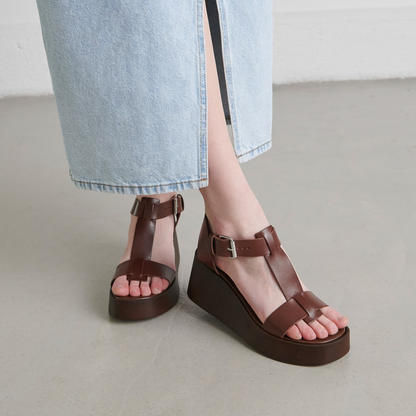 Sandales compensées à boucles ajustables